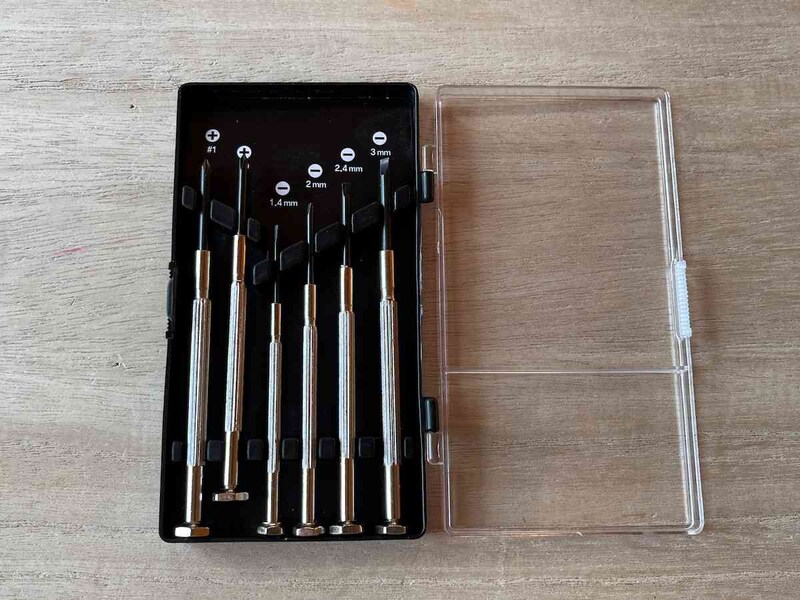 ダイソーの「精密ドライバーセット」は6本セット