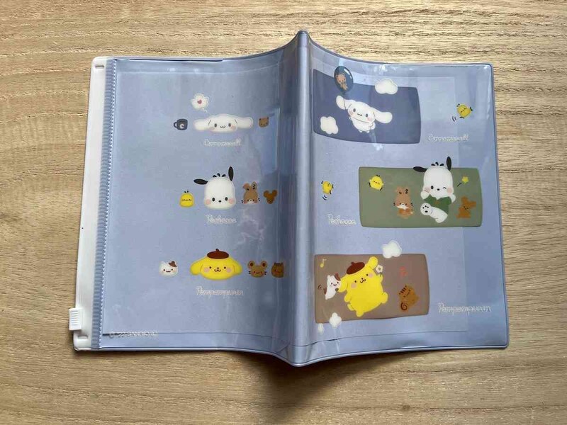 ダイソーの可愛い「お薬手帳カバー サンリオいぬキャラクターミックス」