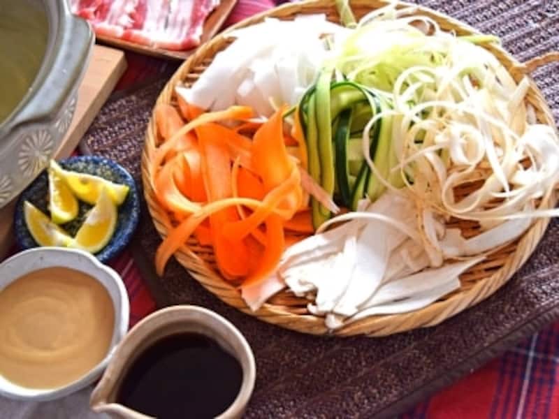 リボン鍋しゃぶしゃぶレシピ！野菜のピーラーでの切り方・作り方