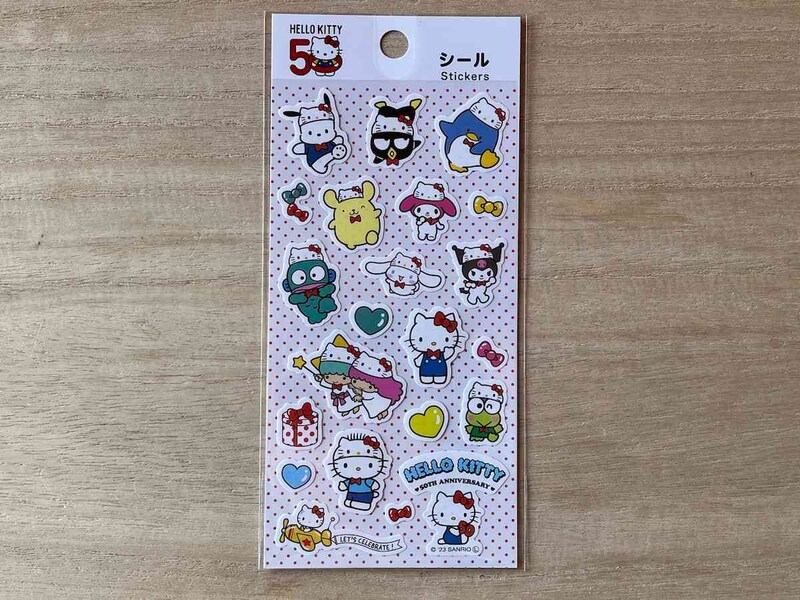 ダイソーのハローキティ50周年記念「シール サンリオキャラクターズ 50周年」