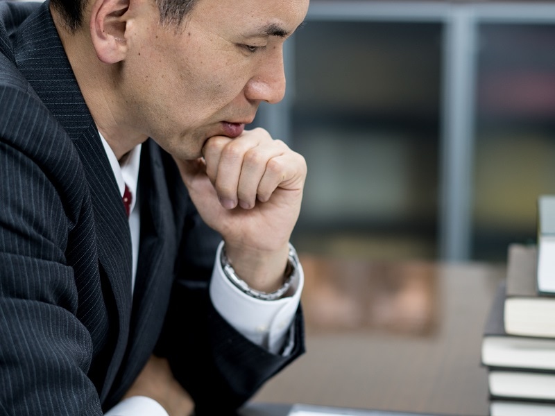 厚生年金に加入して働いているけど、年金の繰り上げ受給は可能……?