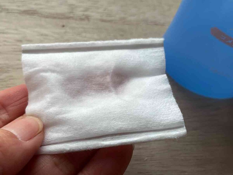 ダイソーの「お酒配合化粧水」は少し日本酒のような香りがする