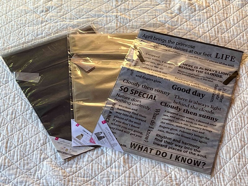 ダイソーの「ラッピング用巾着 特大」は110円（税込）で便利なラッピング材