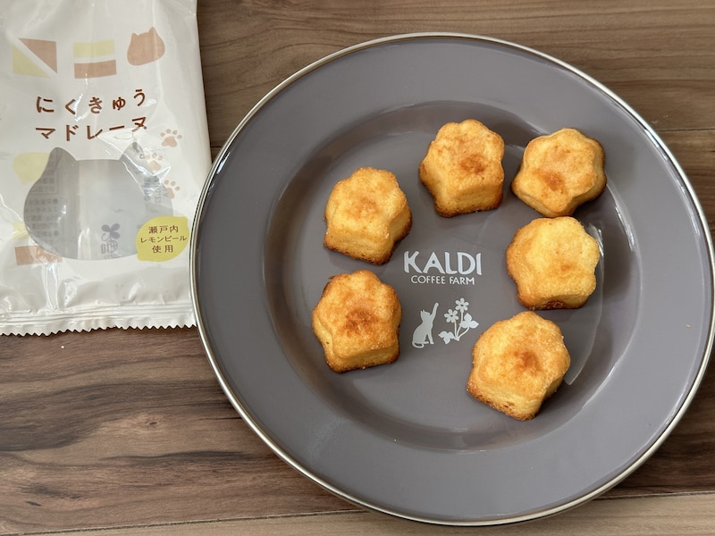 にくきゅうマドレーヌ