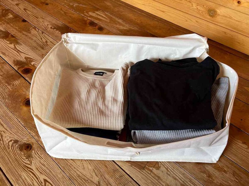 洋服10着は「ダイソーの「フタ付収納BOX（衣装）」に余裕だった