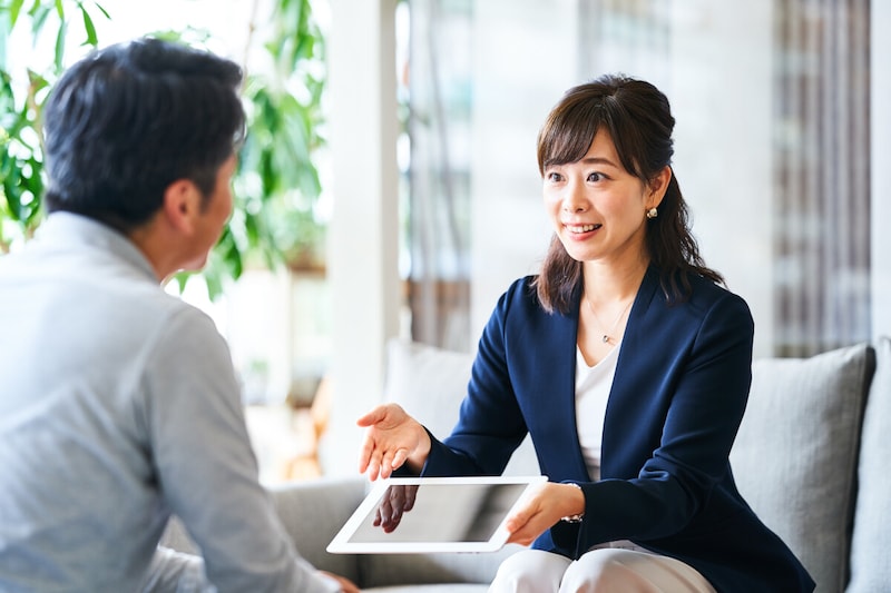 金融機関の女性