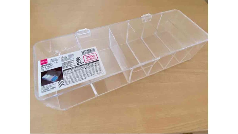 ダイソーの「透明収納ケース（フタ付、B）」は化粧品やコンタクト収納に便利