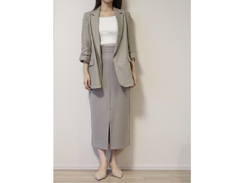 きれい見えコーデのインナーにしてもなじみます