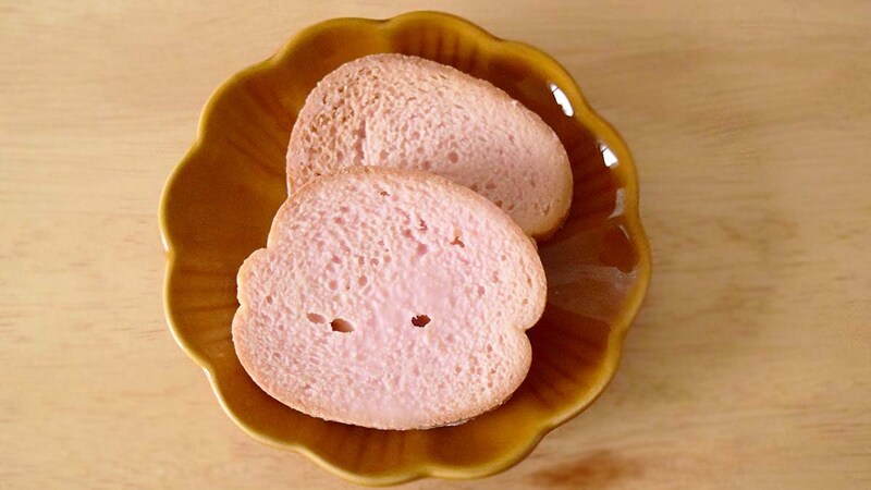 ラスク表面が淡いピンクの色合い