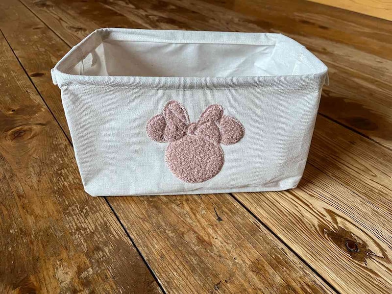 ダイソーの「刺繍付収納ボックス」