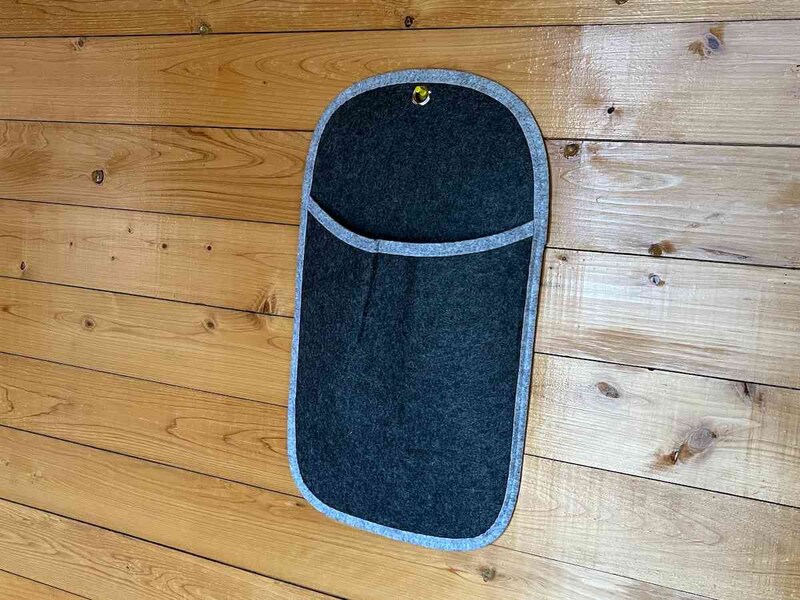 ダイソーの「引っ掛けるフェルト収納」