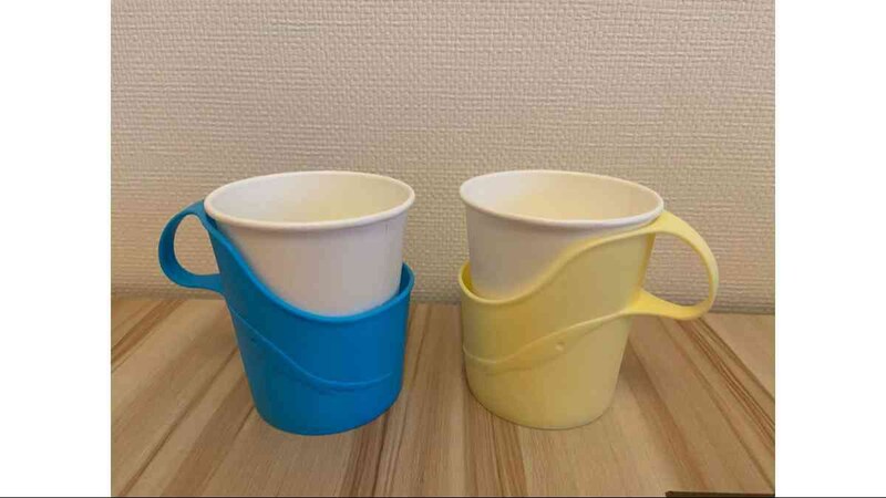 ダイソーの「紙コップホルダー」はレジャーでも活躍