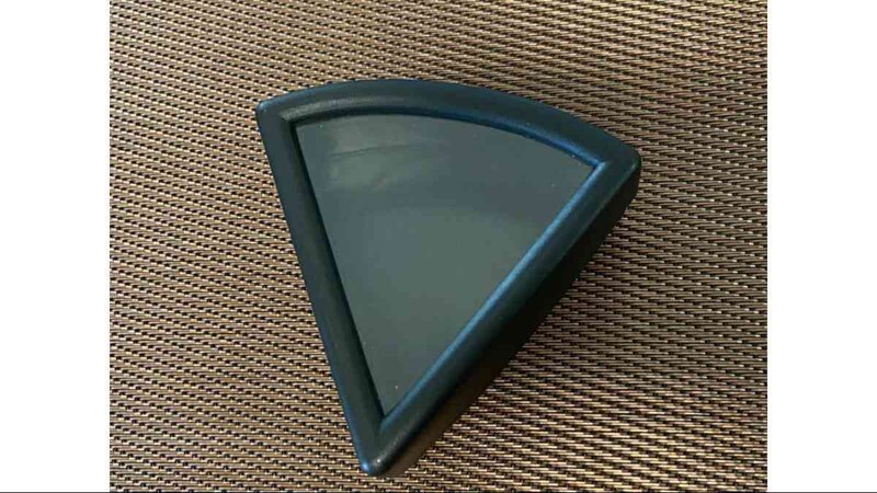 ダイソーの「マグネット付調味料入れ三角」のサイズを紹介