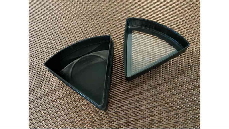 ダイソーの「マグネット付調味料入れ三角」はキッチン用品コーナーをチェック