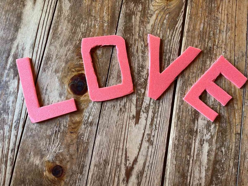 ダイソーの「カラーボード」は推し活にも使える