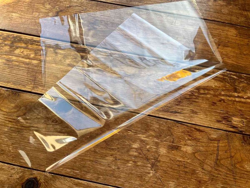 ダイソーの「クリアシート」は透明で張りのある素材