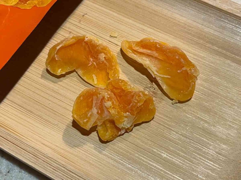 ダイソーの「半生製法　しっとり果実 みかん」