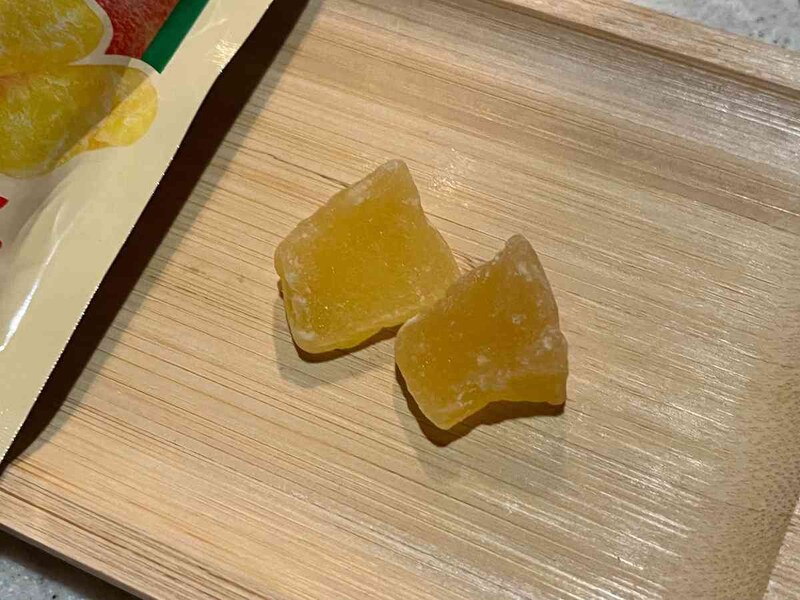 ダイソーの「半生製法　しっとり果実 りんご」