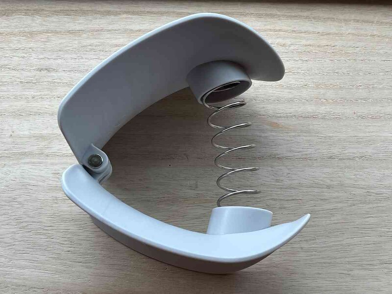 バネを取り付けて使用する