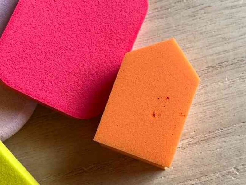 セリアの「ファンデーションスポンジ」のわけあり品もメイクに支障なし