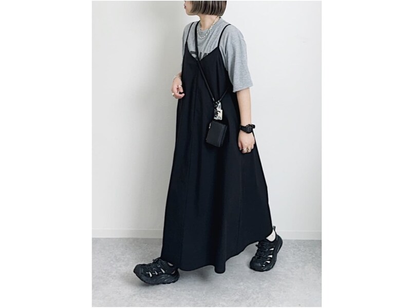 インナー次第で変化がつけやすいキャミソールワンピースはコスパも◎　出典：WEAR
