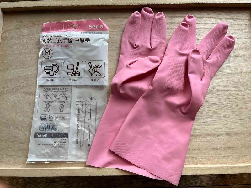 セリアの「天然ゴム手袋 中厚手」