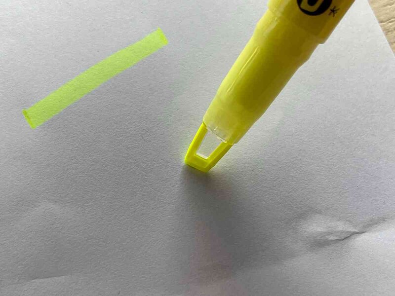 セリアの「ウィンドウ蛍光ペン」
