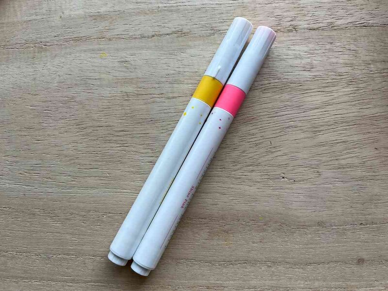 セリアの「キラキラ蛍光ラインマーカー」