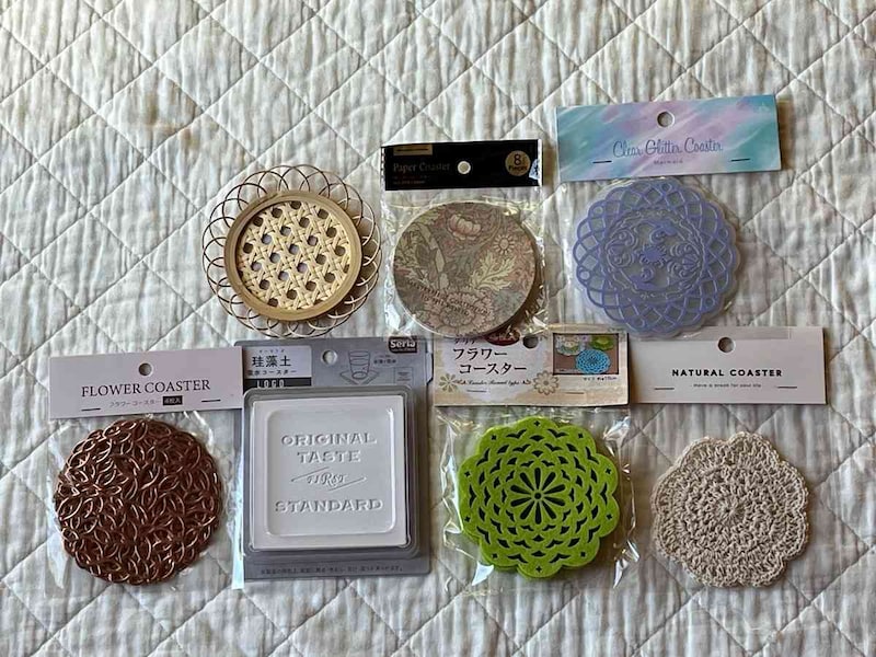 セリアのコースターは各110円（税込）で機能的