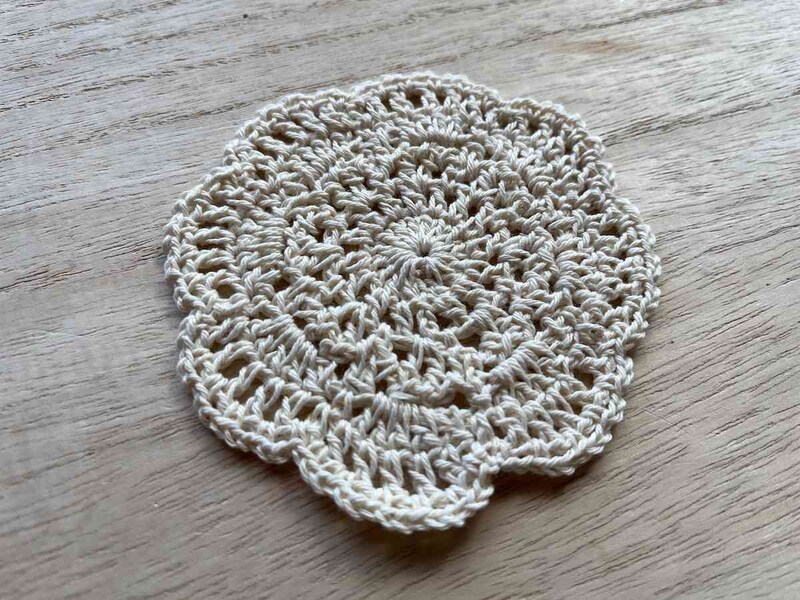 セリアの「コットンレースコースター」