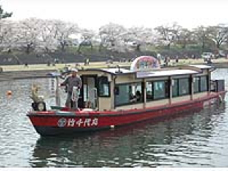岡崎公園でお花見クルージング
