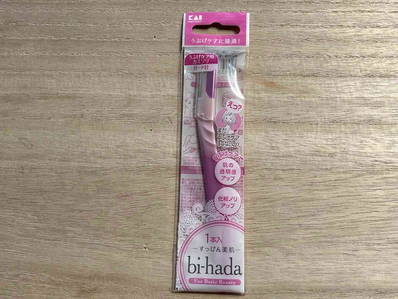 セリアの「フェイス用カミソリ」