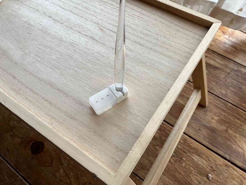 セリアの「スタンドになるキャップ付き歯ブラシ」は歯ブラシを立てられる