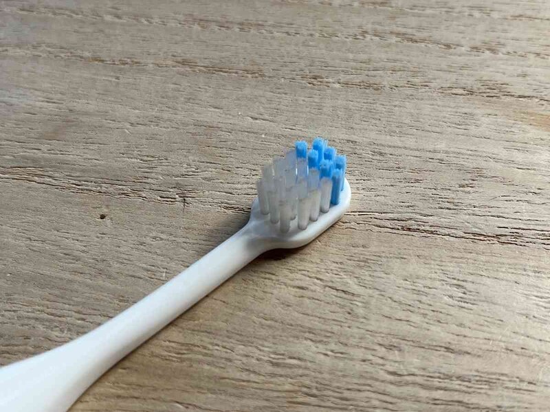 セリアの「エビス子供　アイムドラえもん」は幅が広くて薄型ヘッド