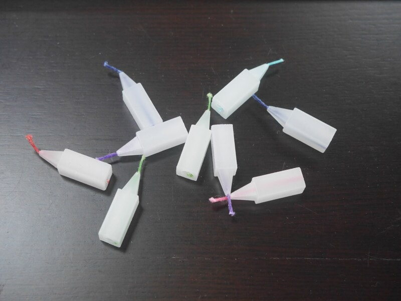 短寸のろうそく。こちらのろうそくの燃焼時間約5分。