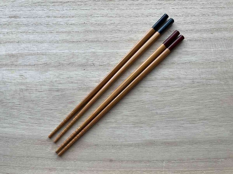 セリアの「夫婦箸」は落ち着いた色合い