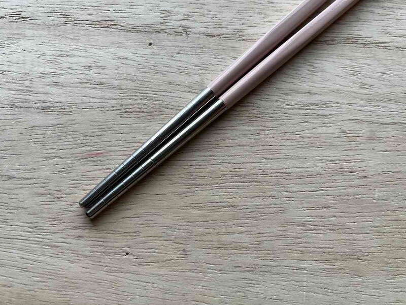 セリアの「チョッカラ」は先端はシルバーになっている