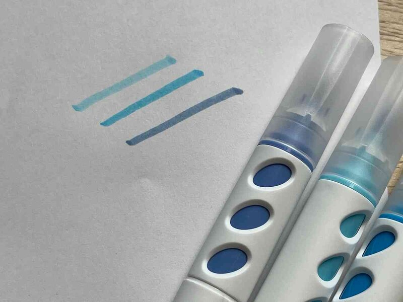 セリアの「イラスト用彗星筆ペン」は絵手紙や水彩画などにおすすめ