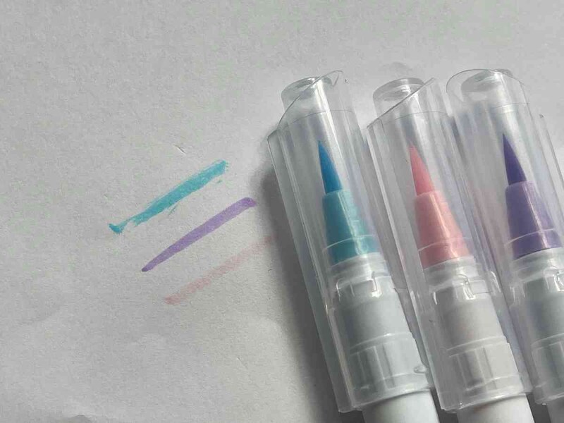 セリアの「イラスト用水彩ブラシペン」の色合い