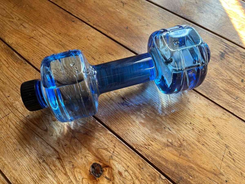 ダイソーの「ウォーターダンベル」