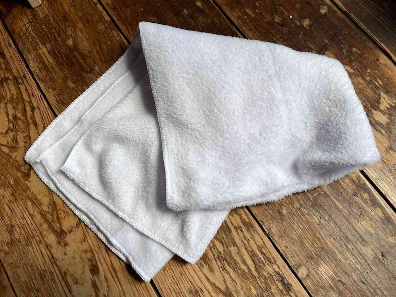 セリアの「マイクロファイバーバスタオル」はふかふかで肌触りが優しい