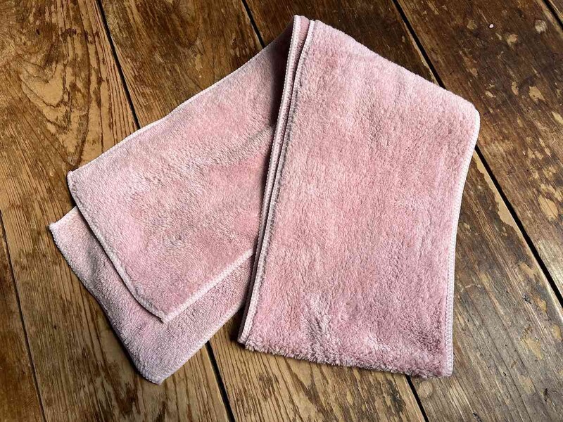 セリアの「ロングタオル」はふんわりとしている