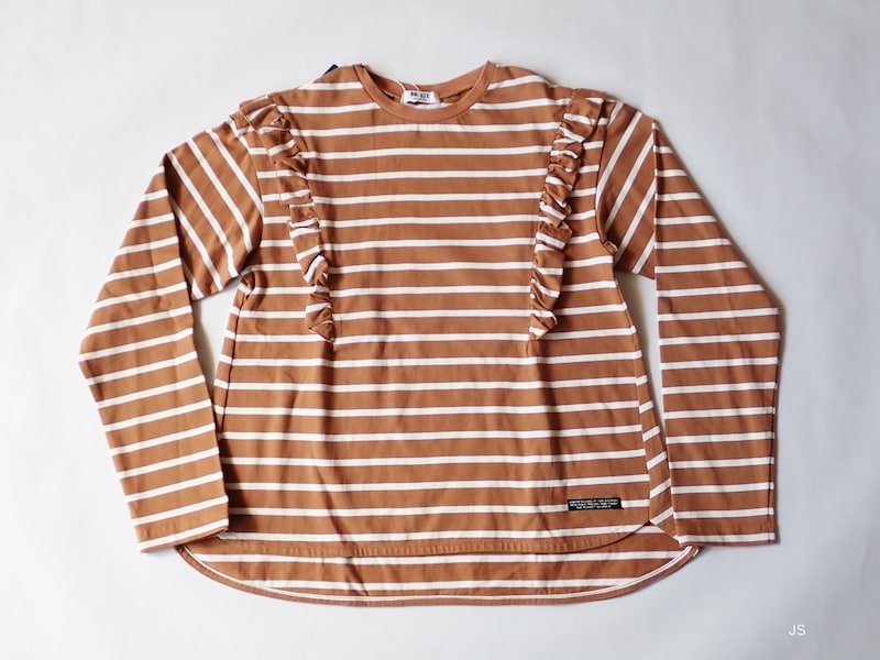 左から自然光が差し込む状態で平置きして撮影した例。