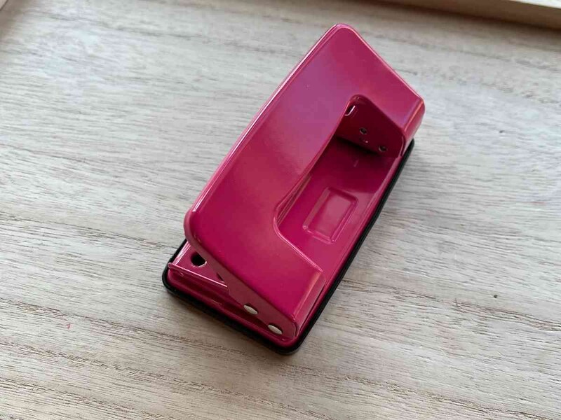 セリアの「2穴パンチ」はストッパーを外して使う