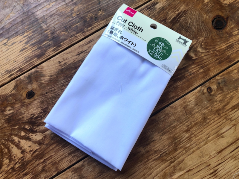 ダイソーの「はぎれ(無地、ホワイト)」