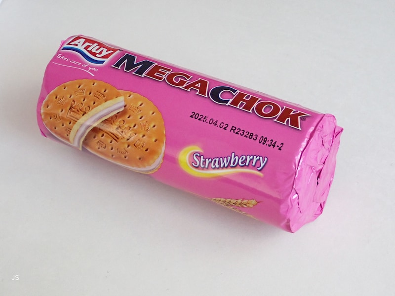 少し斜めから撮影した、ビスケットのパッケージ写真