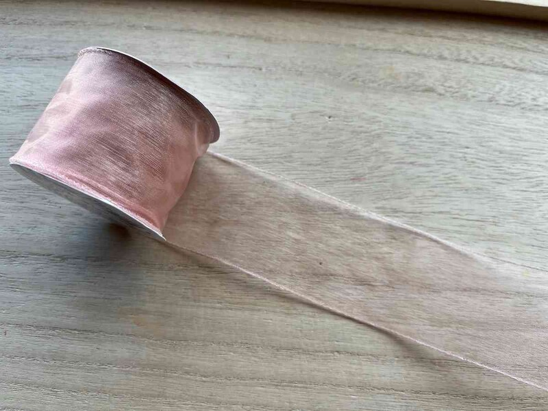ダイソーの「オーガンジーリボンくすみカラー」