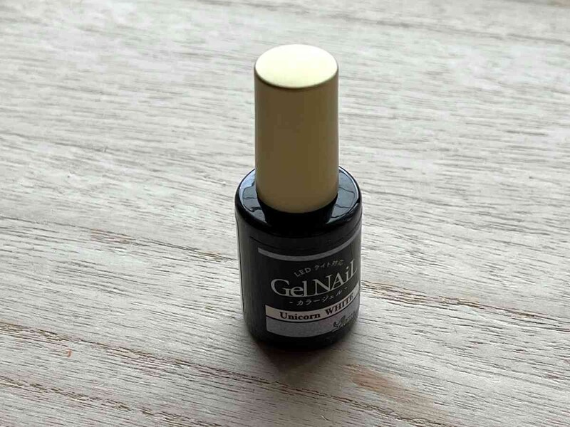 ダイソーの「UV-LEDライト」でジェルネイルを硬化してみる