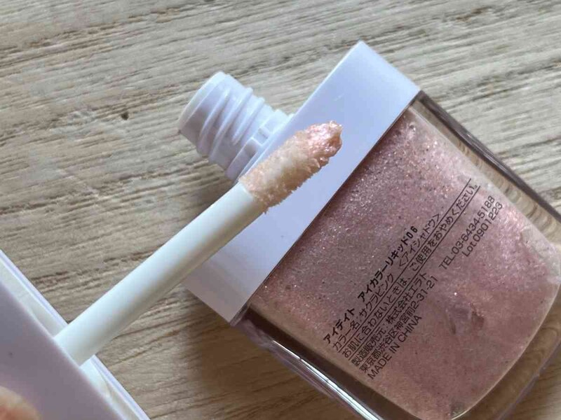 ダイソーの「アイデイト アイカラーリキッド06」はチップタイプ