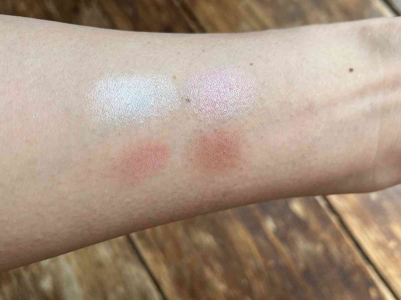 ダイソーの「＆. アイシャドウパレット ピンクモーヴ」をつけてみる